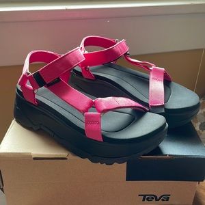 Teva Jadito Universal Sandal - Fuchsia Purple Pink - Size 8 - NEW w/ BOX